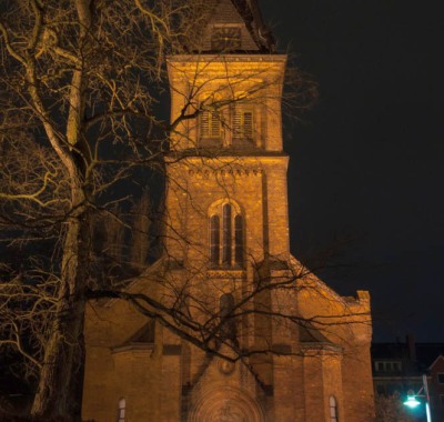 Die Michaeliskirche bei Nacht